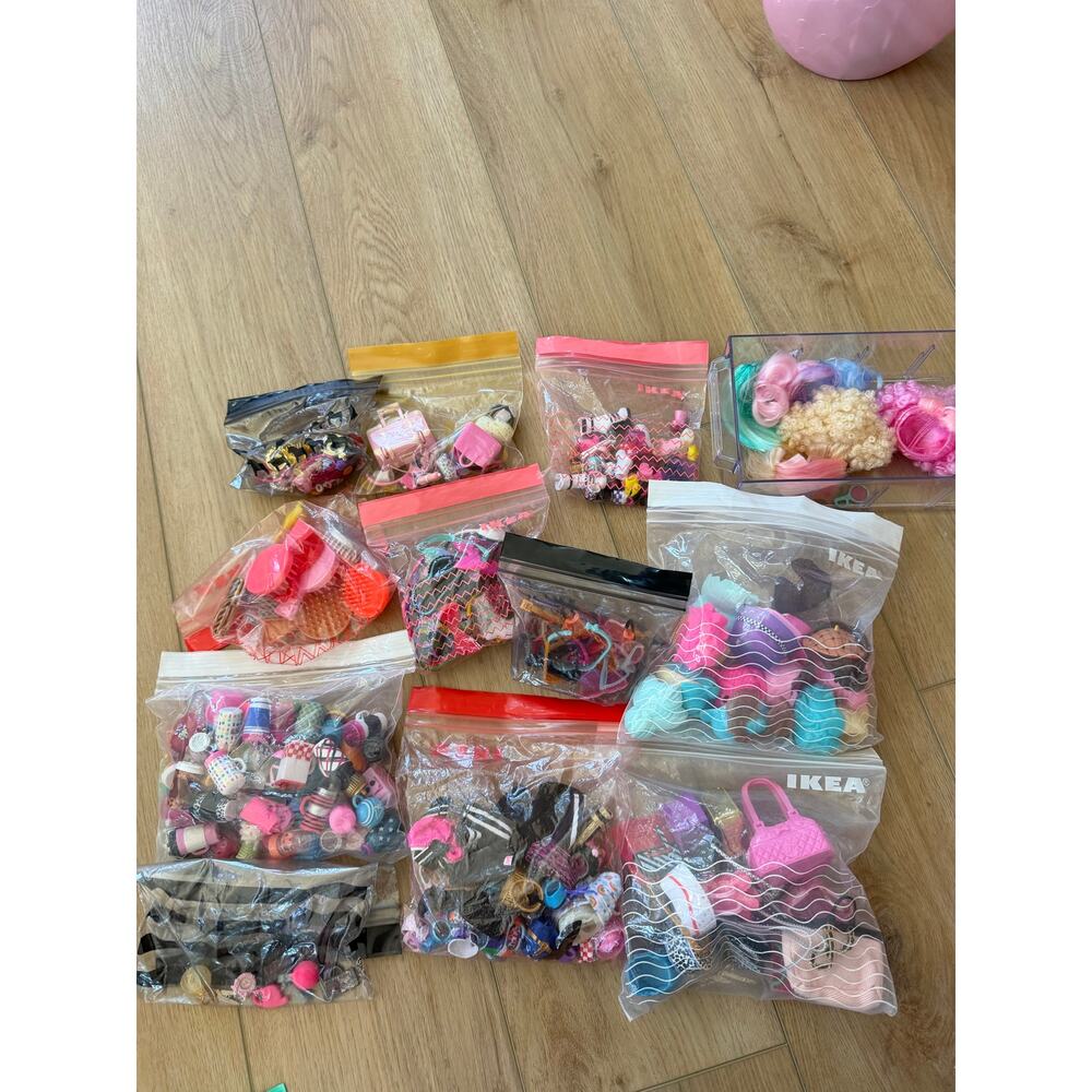 HUGE LOT of OMG LOL Dolls - 95 Dolls Babies Pets + Accessories - Picture 8 of 14